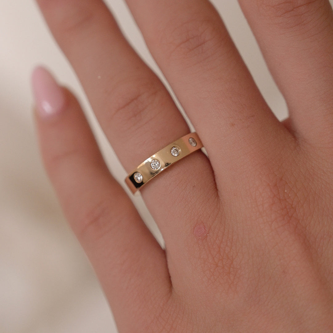 Inlay Diamond Ring
