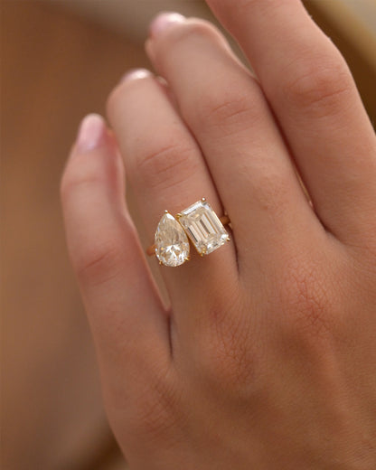 Emerald & Pear Lab Grown Engagement Ring Toi et Moi