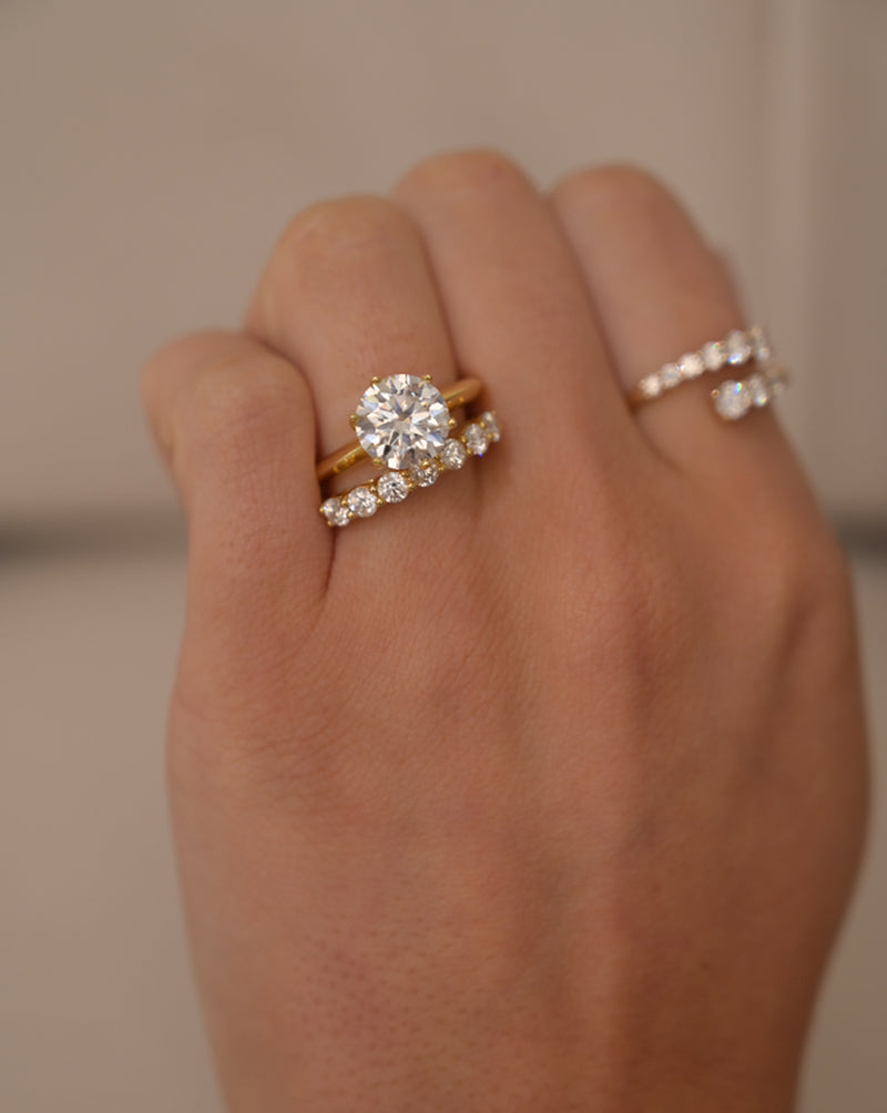 Round Lab-Grown Diamond Engagement Ring