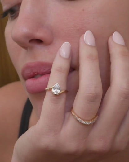 Pear curve pinky ring 1.2CT